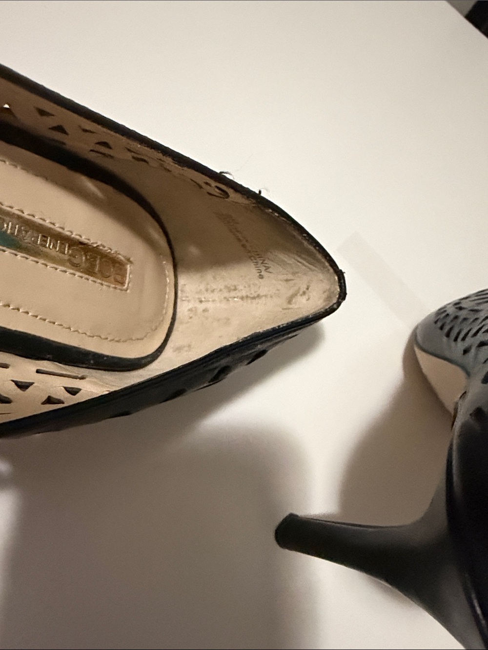 BCBGeneration Black Upper Leather Laser-Cut Pointed Toe Heels Size 9M/39 - Picture 6 of 15